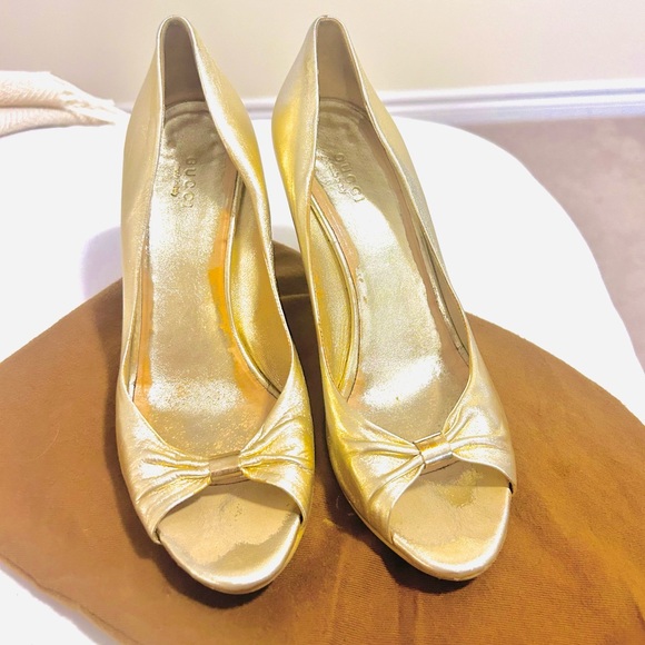 Gold Gucci Wedge Size 38 - Picture 3 of 3
